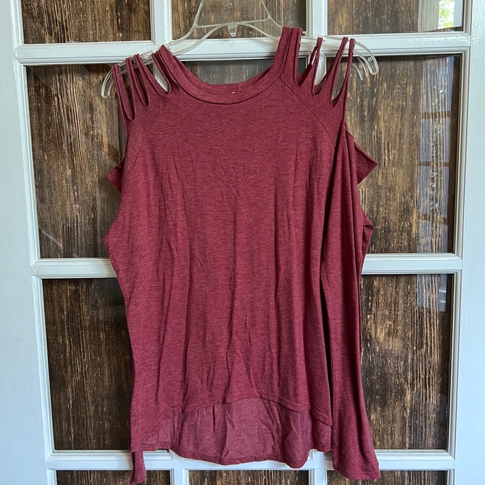 ✨Elan Red Ripped Off the Shoulder Long sleeve shirt